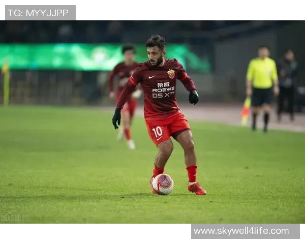 巴尔加斯传球技巧解析助力球队战术升级与胜利之路 巴尔加斯传球技巧解析助力球队战术升级与胜利之路