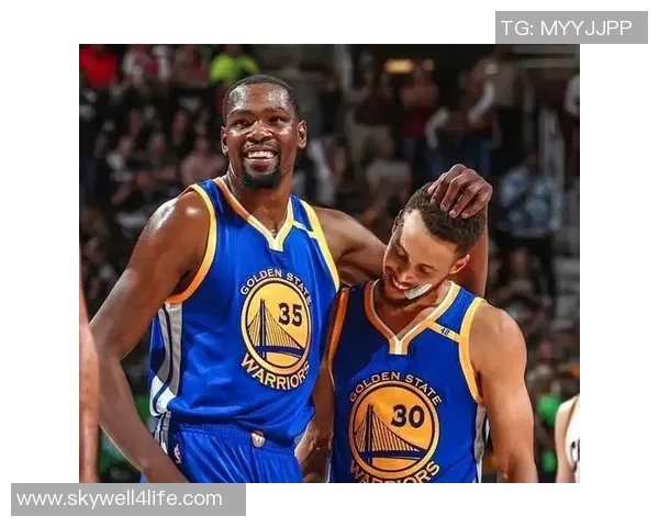 勇士将迎来关键战役,杜兰特受伤或影响战术部署 勇士将迎来关键战役,杜兰特受伤或影响战术部署